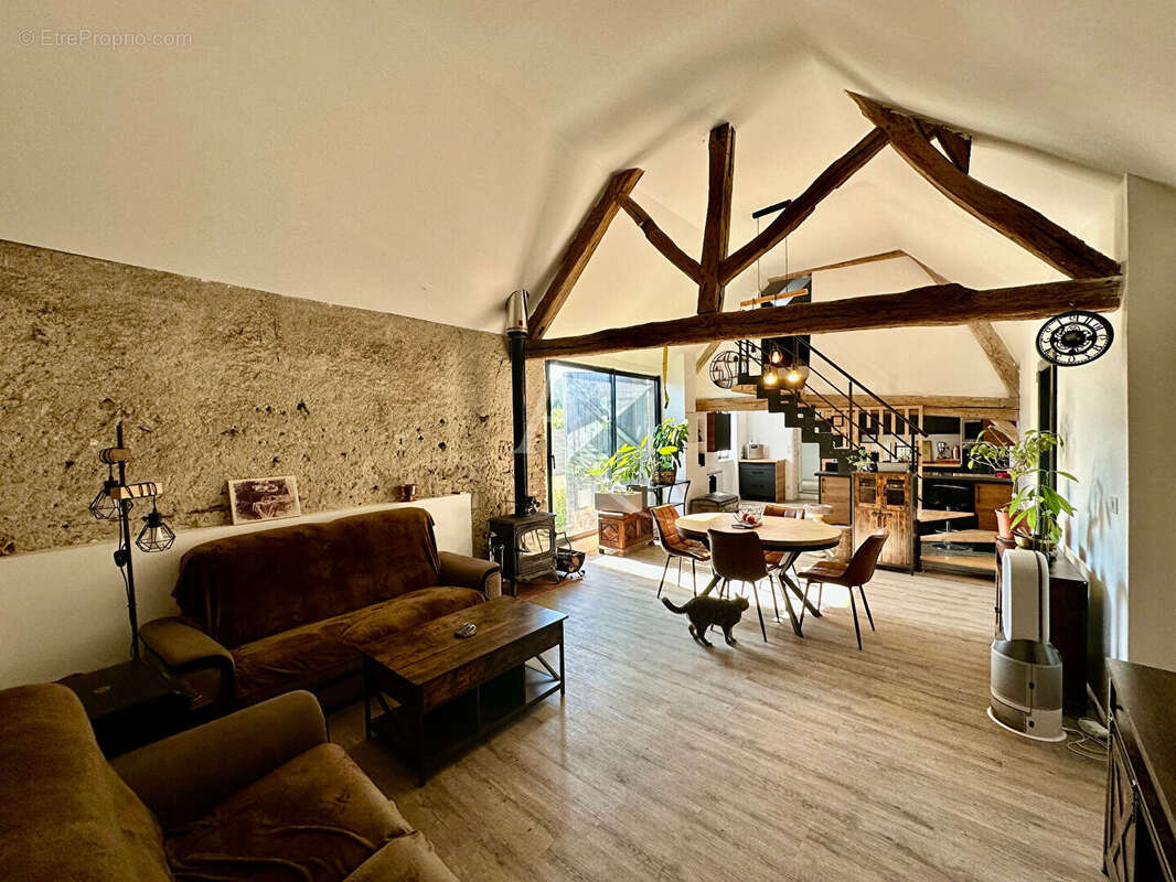 Maison de charme à vendre à Sandillon (45640) - photo 9