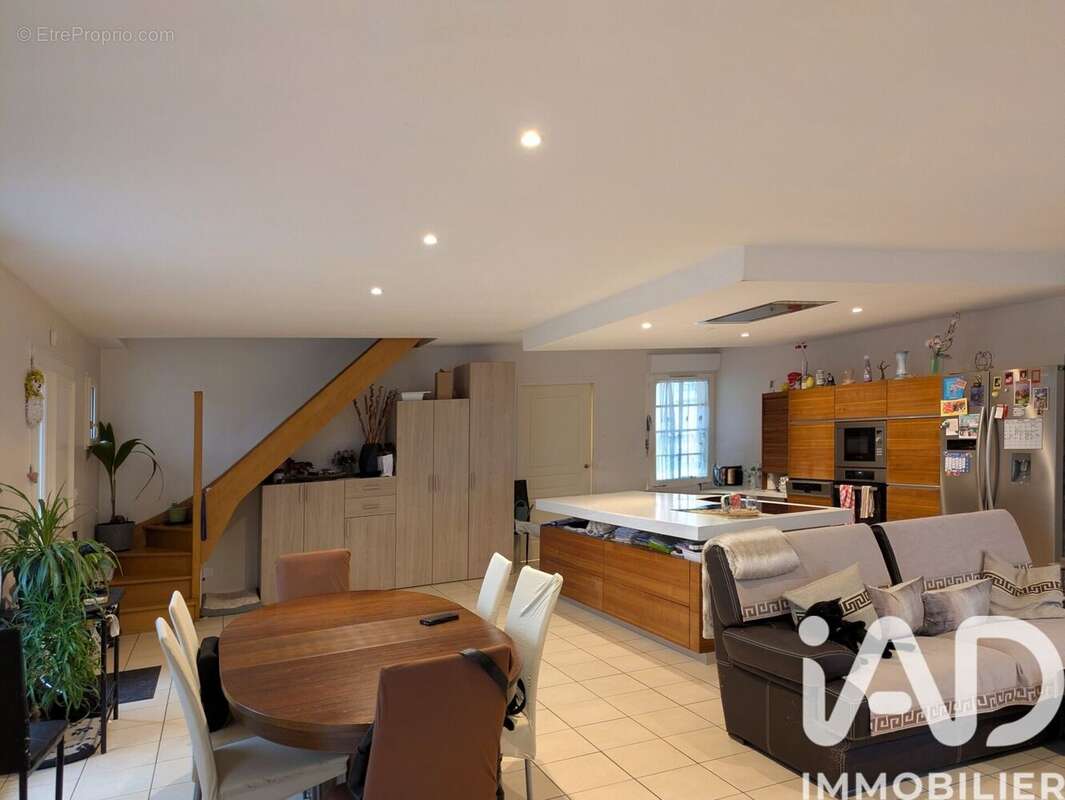 Photo 4 - Maison à CHEVRIERES