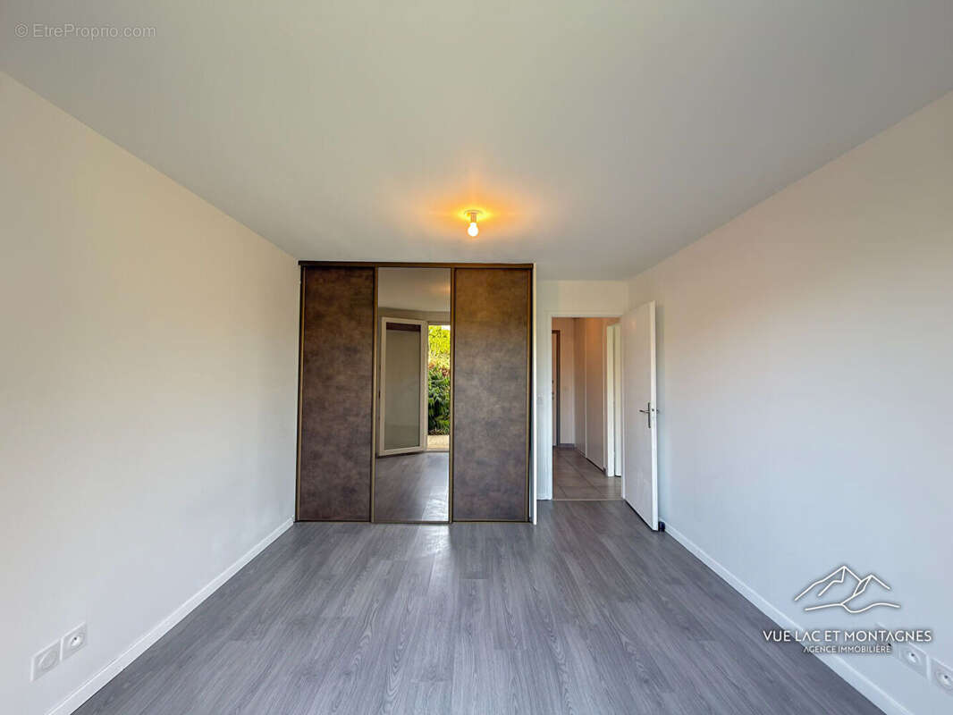 Appartement T2 43 m²  Rez-de-jardin, jardin privatif 96 m², garage fermé - photo 11