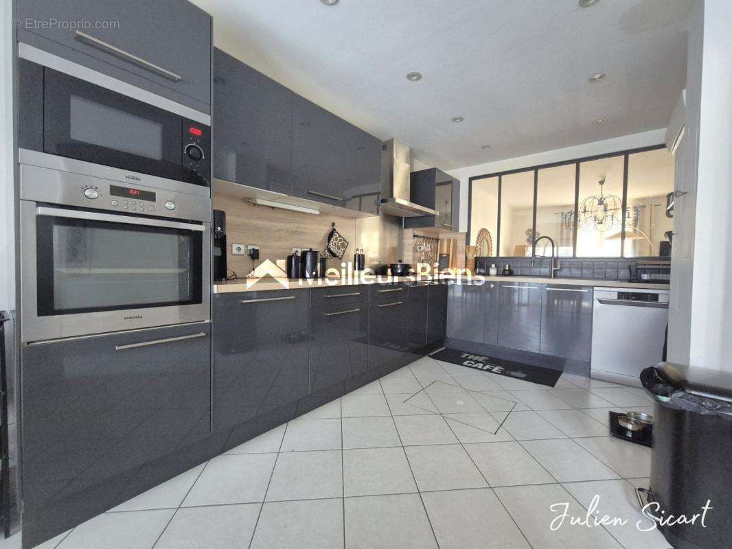 Maison 5 pièces de 119 m² à Perpignan, 4 chambres et terrain 180 m² - photo 6