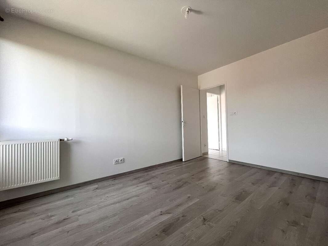 Saint-jean - spacieux t2 de 42m² avec balcon et 2 parkings sous-sol - photo 7