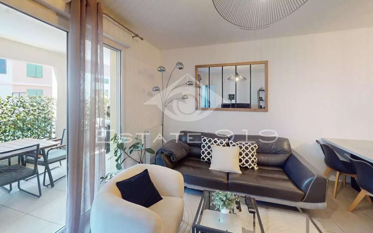 Appartement à ROQUEFORT-LES-PINS