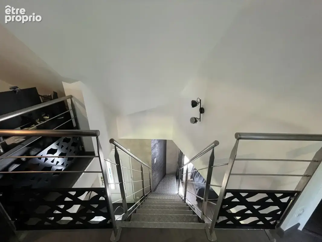 À découvrir sans tarder : superbe maison familiale aux portes de Laval ! - photo 9