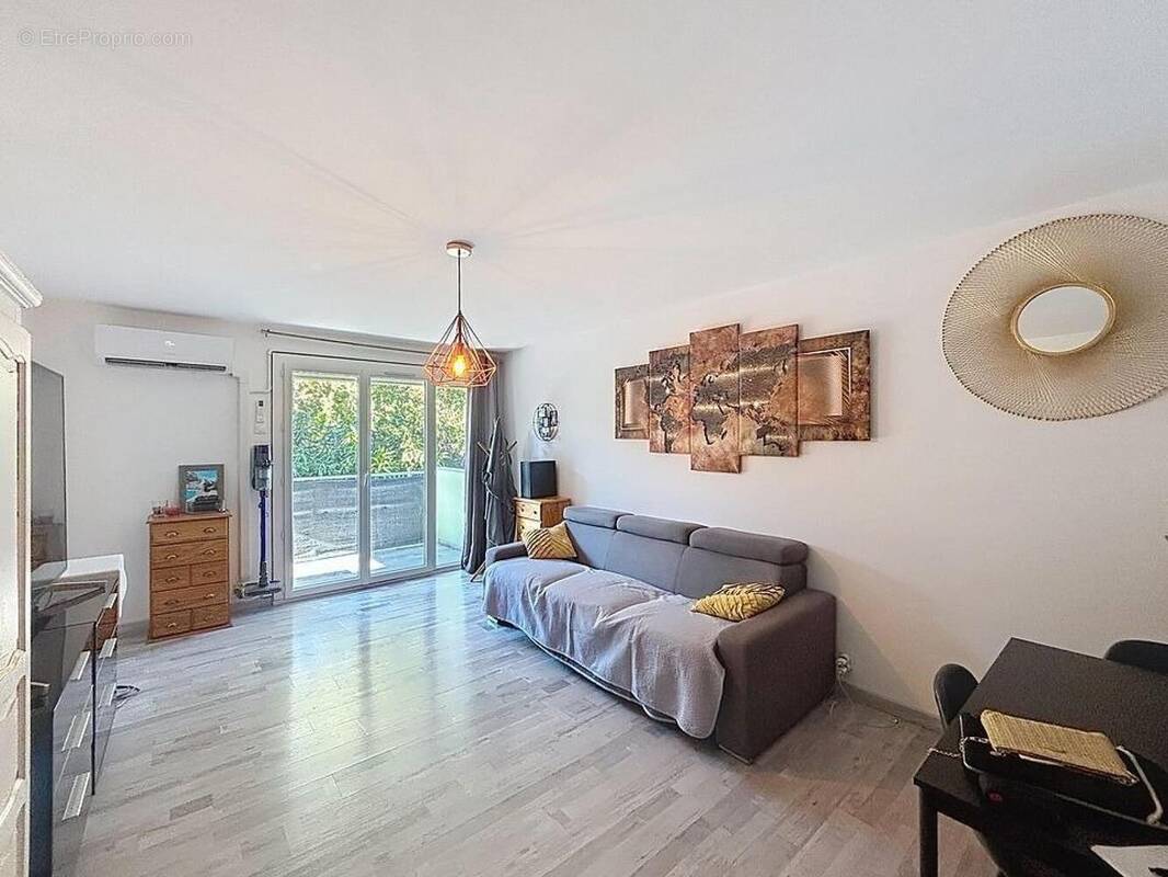 Photo 1 - Appartement à SIX-FOURS-LES-PLAGES