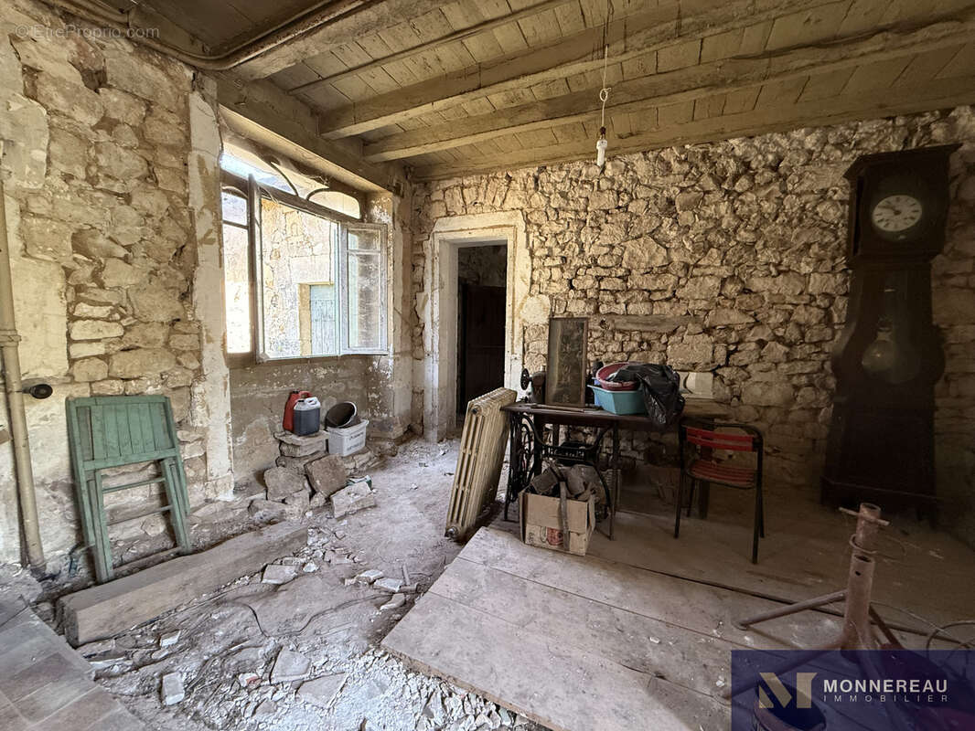 Batisse en pierre a renover - photo 7