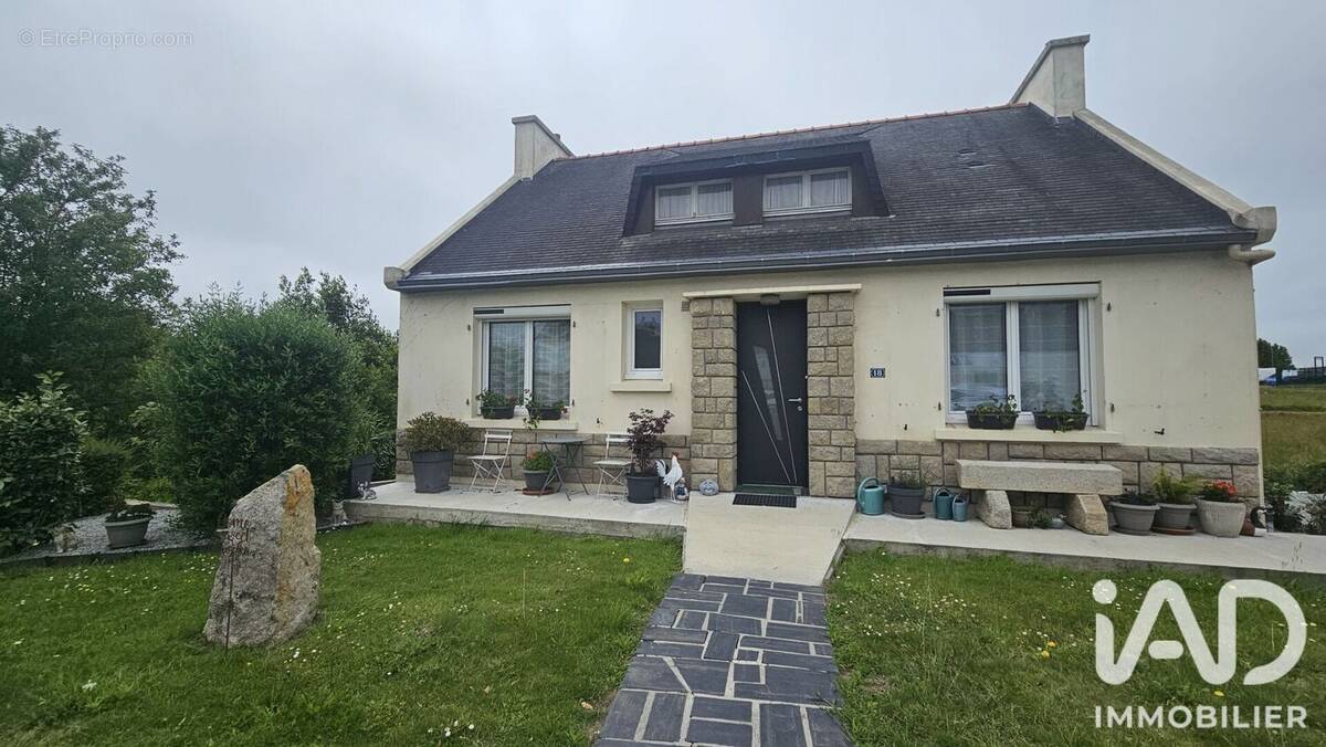 Photo 1 - Maison à PLONEOUR-LANVERN