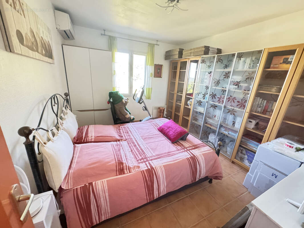 À vendre à Aups   Superbe villa récente avec piscine - photo 17