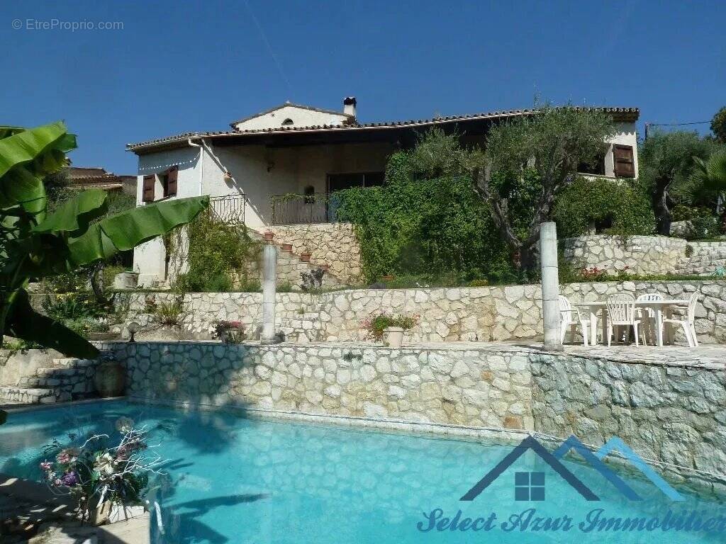 Piscine - Maison à TOURRETTES-SUR-LOUP