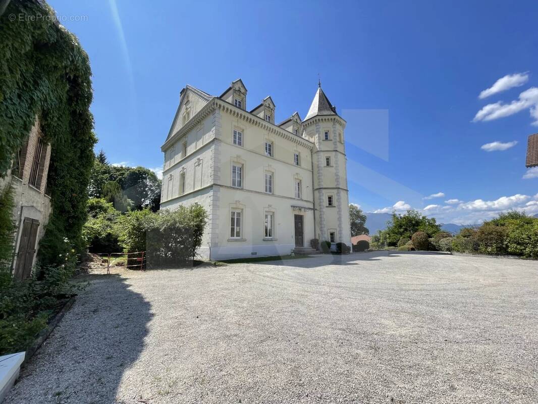 Appartement à POISAT