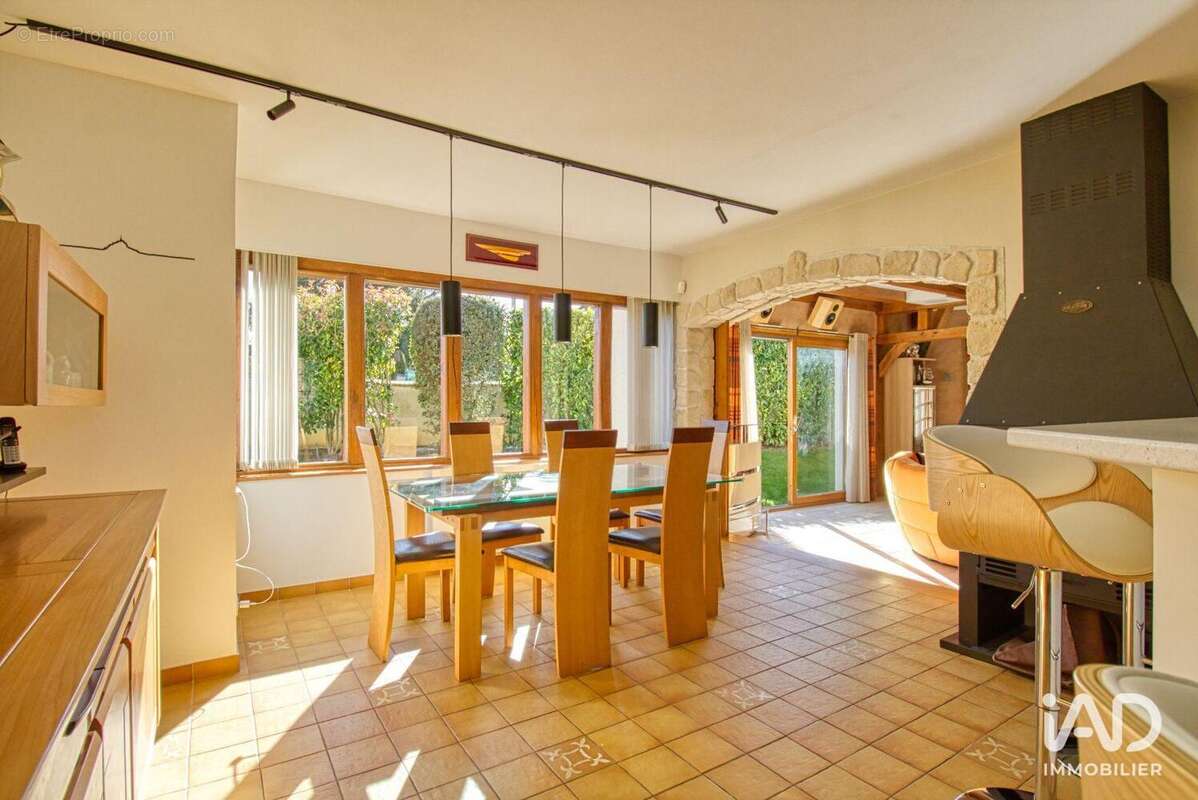 Maison 185 m² à Claye-Souilly  - photo 4