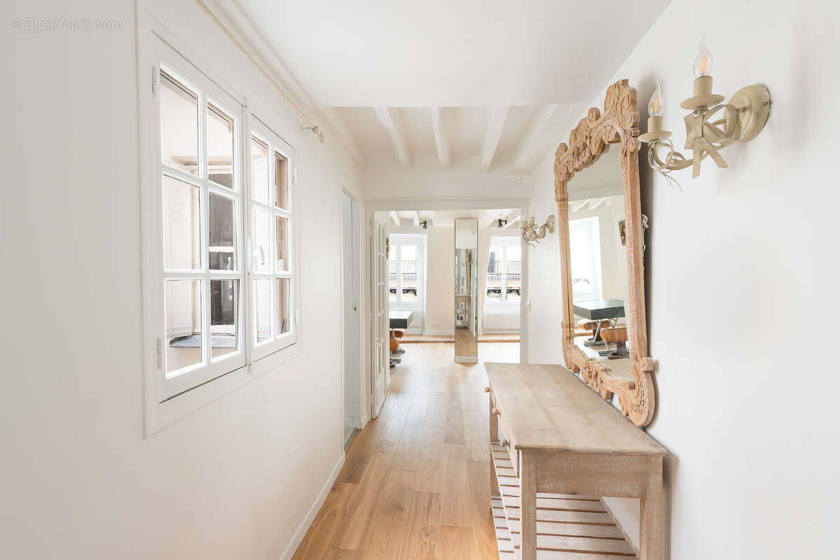 Appartement à PARIS-8E