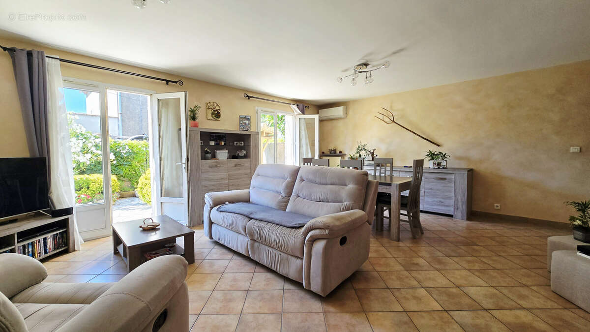 Maison à MORIERES-LES-AVIGNON