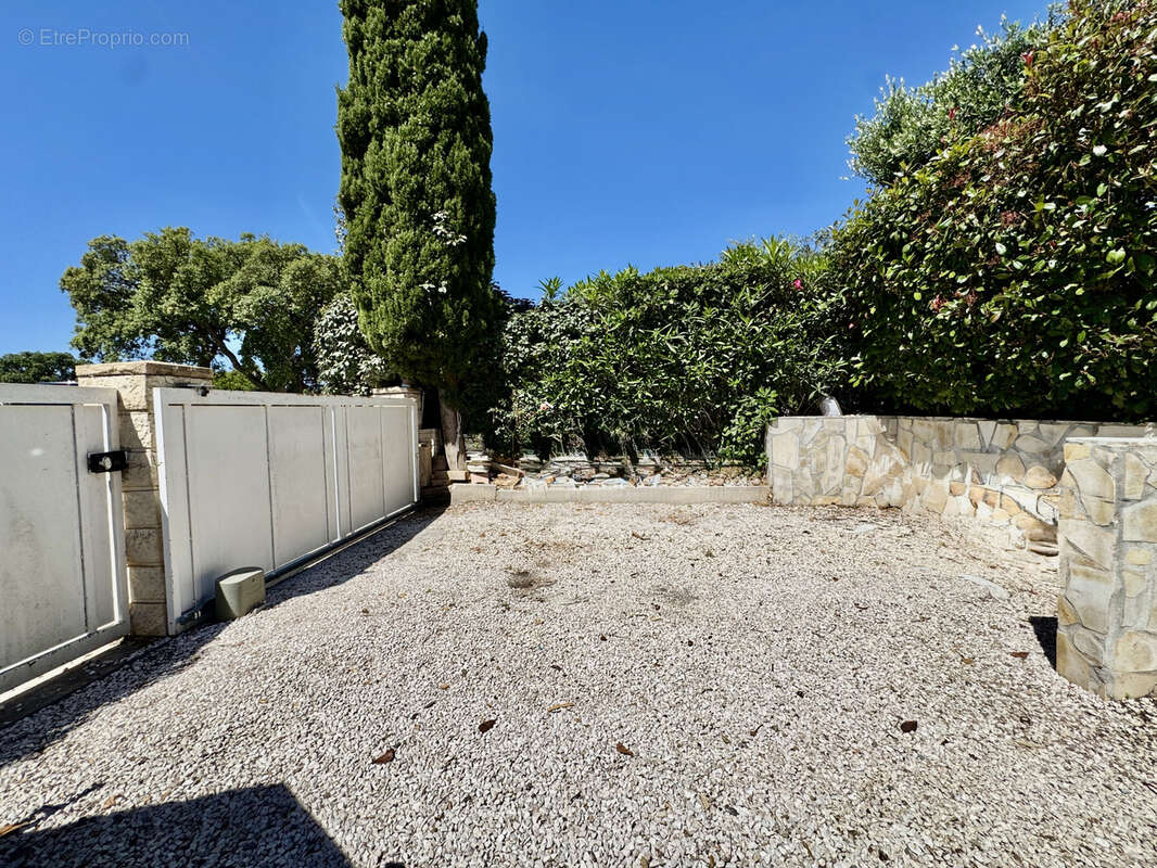 Maison à LES ISSAMBRES