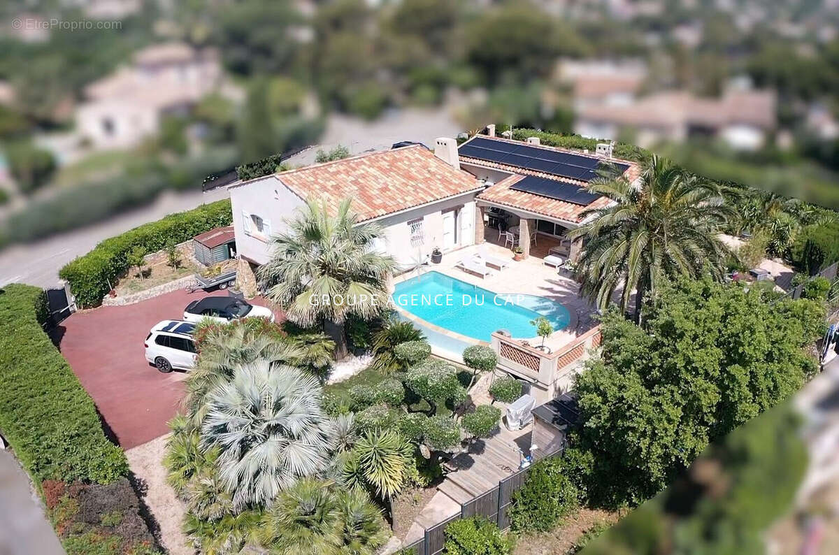 Maison à LES ISSAMBRES