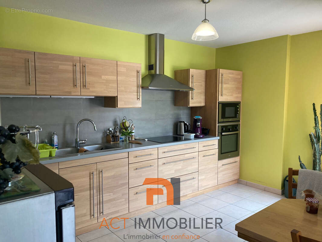 Appartement à L'ARBRESLE