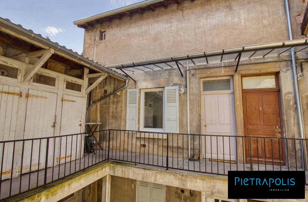 Appartement à SAINT-LAURENT-SUR-SAONE