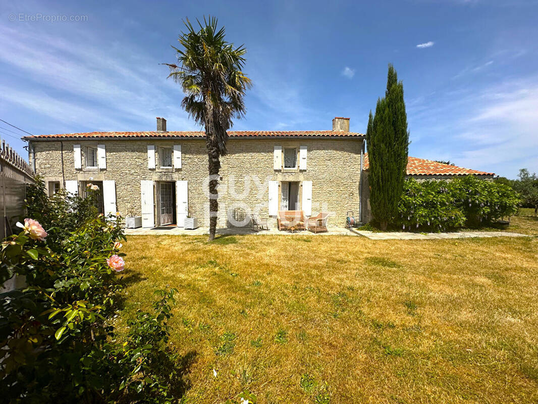 Maison à SAINT-JEAN-DE-LIVERSAY