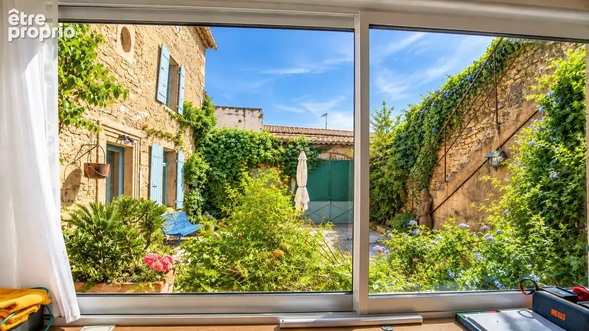 Vers-Pont-du-Gard   Demeure de caractère du XVIII è siècle   400 m2   815 000 € - photo 3