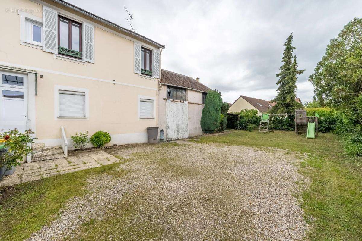 Appartement à LES MUREAUX