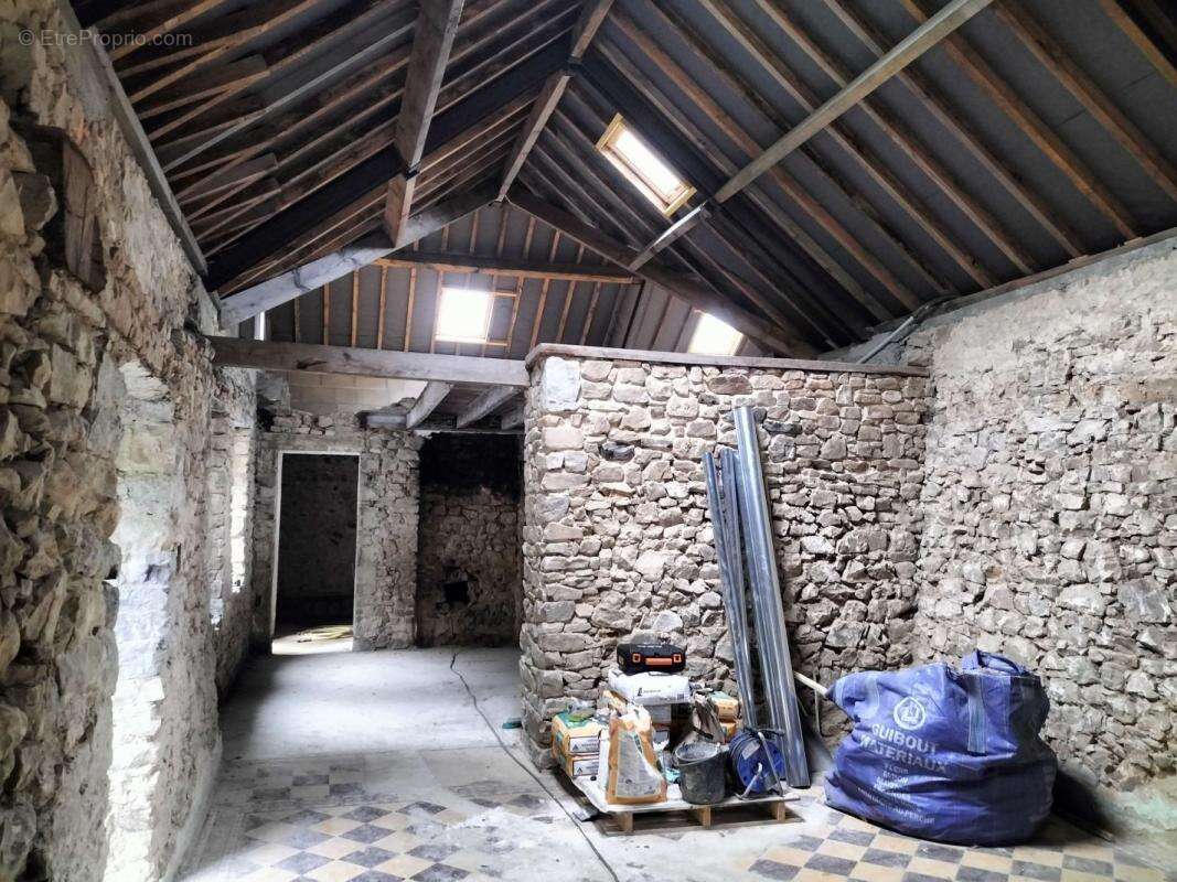 Maison à SAINT-GEORGES-SUR-ERVE