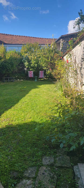 Maison à LA CHAPELLE-LA-REINE