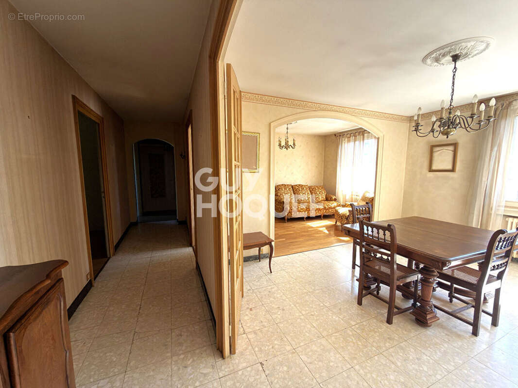 Maison à SAINT-SYMPHORIEN-SUR-COISE