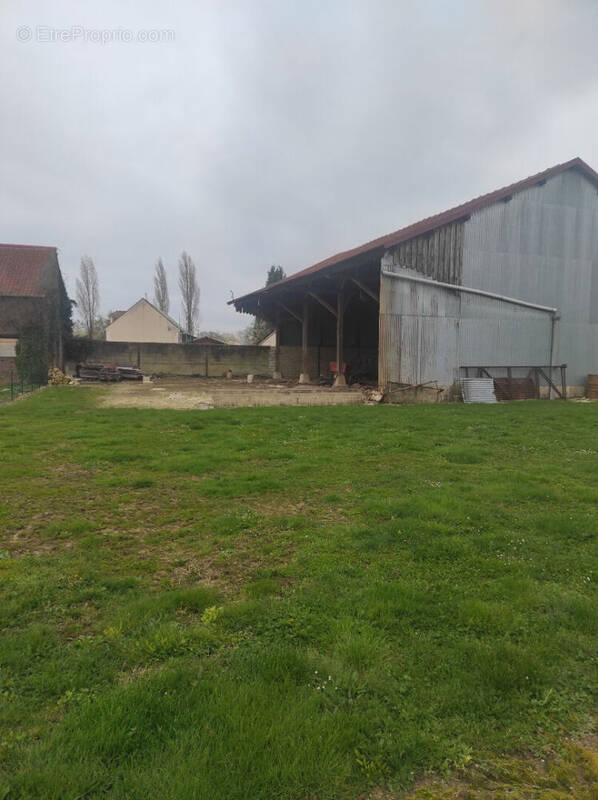 Terrain à LE PLESSIER-SUR-BULLES