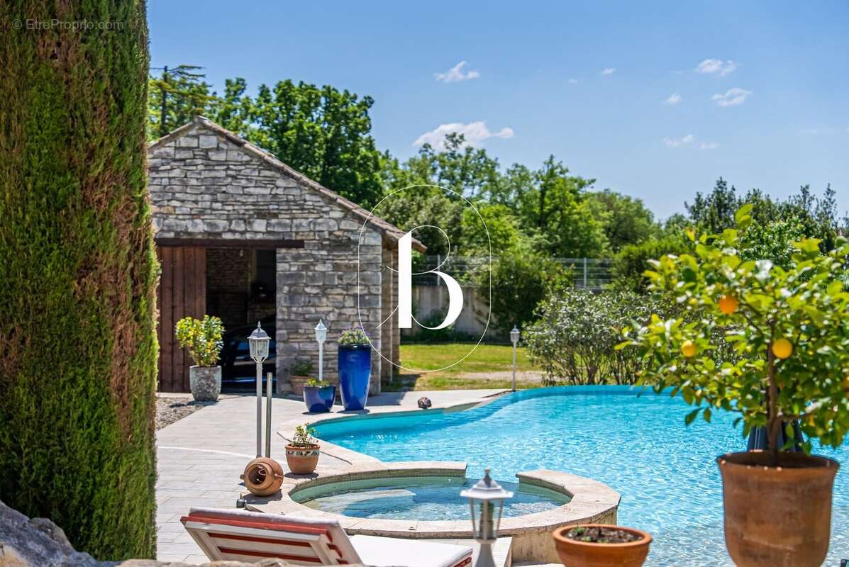 Maison à UZES