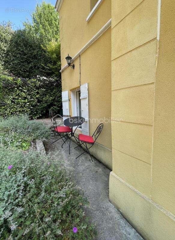 Appartement à L'ETANG-LA-VILLE