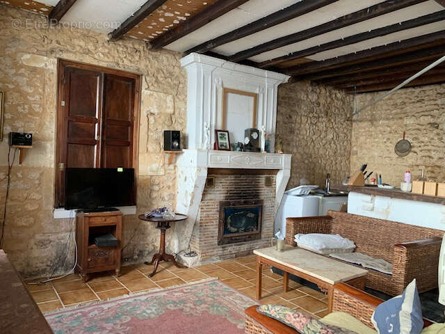 Maison à SAINT-THOMAS-DE-CONAC