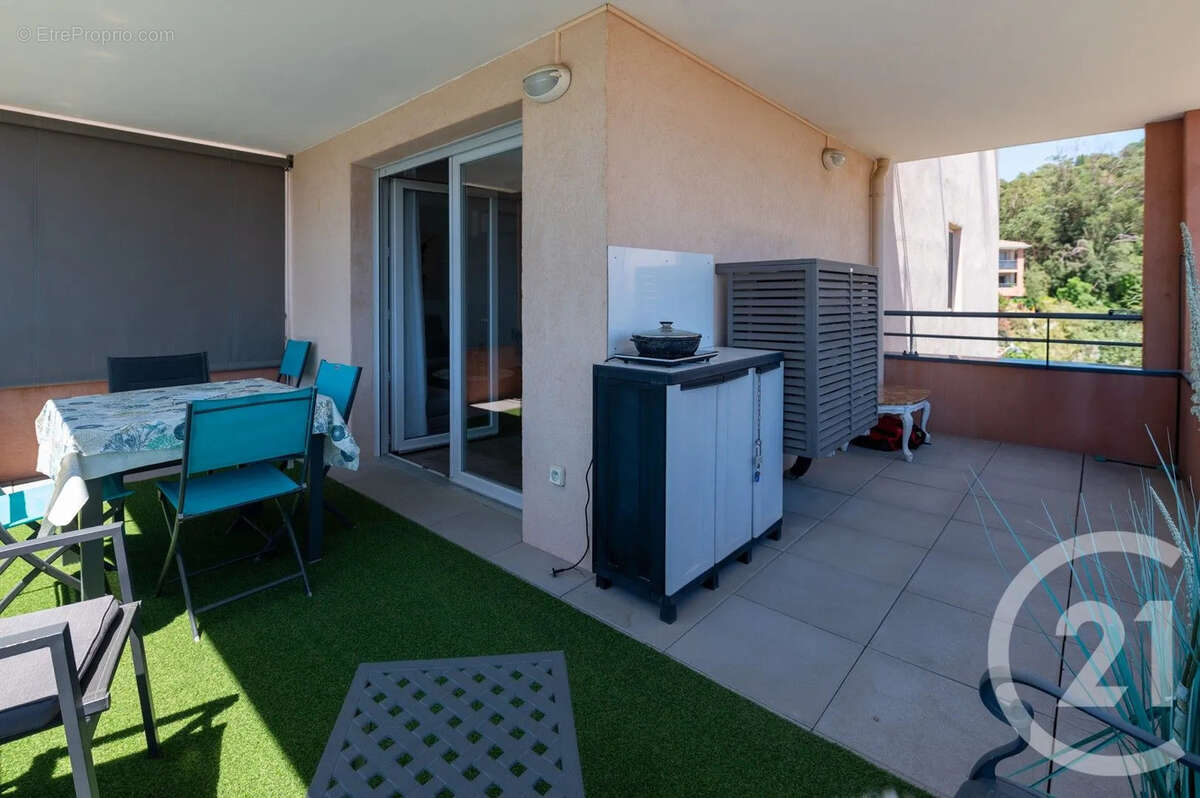 Appartement à BORMES-LES-MIMOSAS