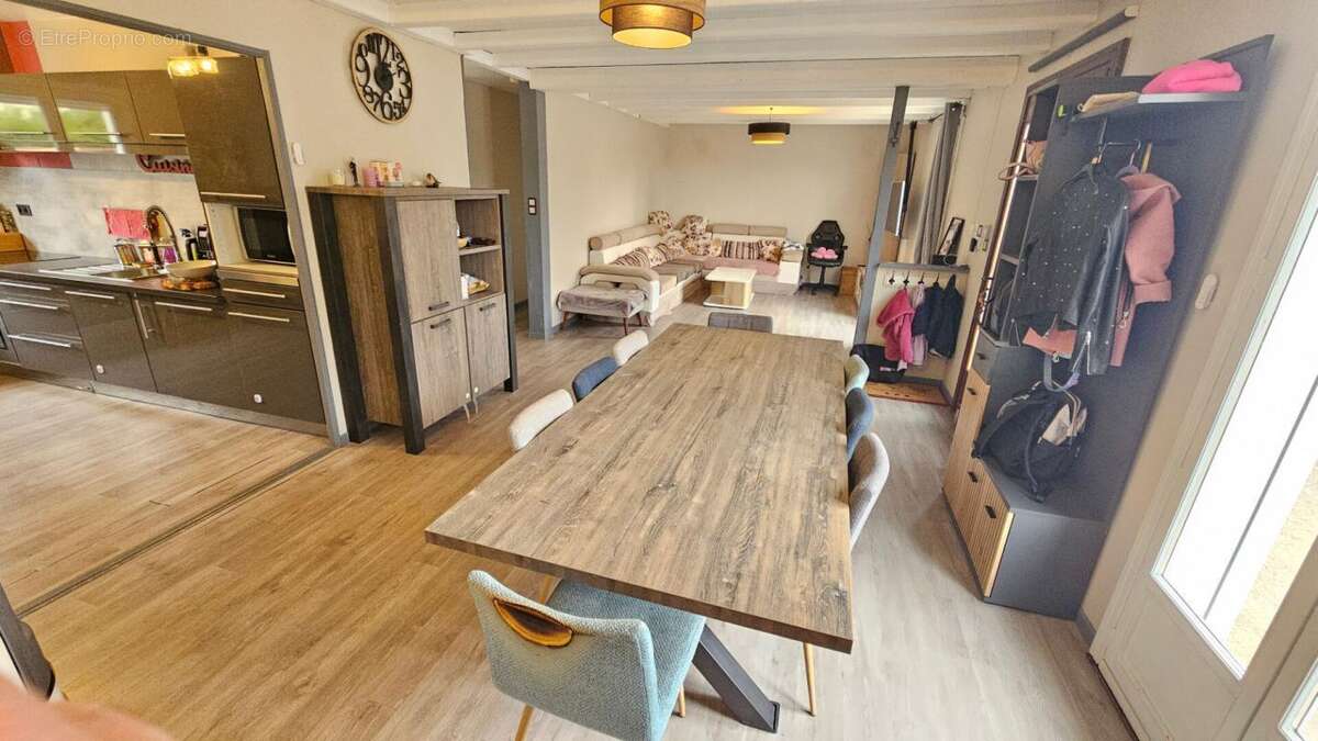Maison à HOUDAN