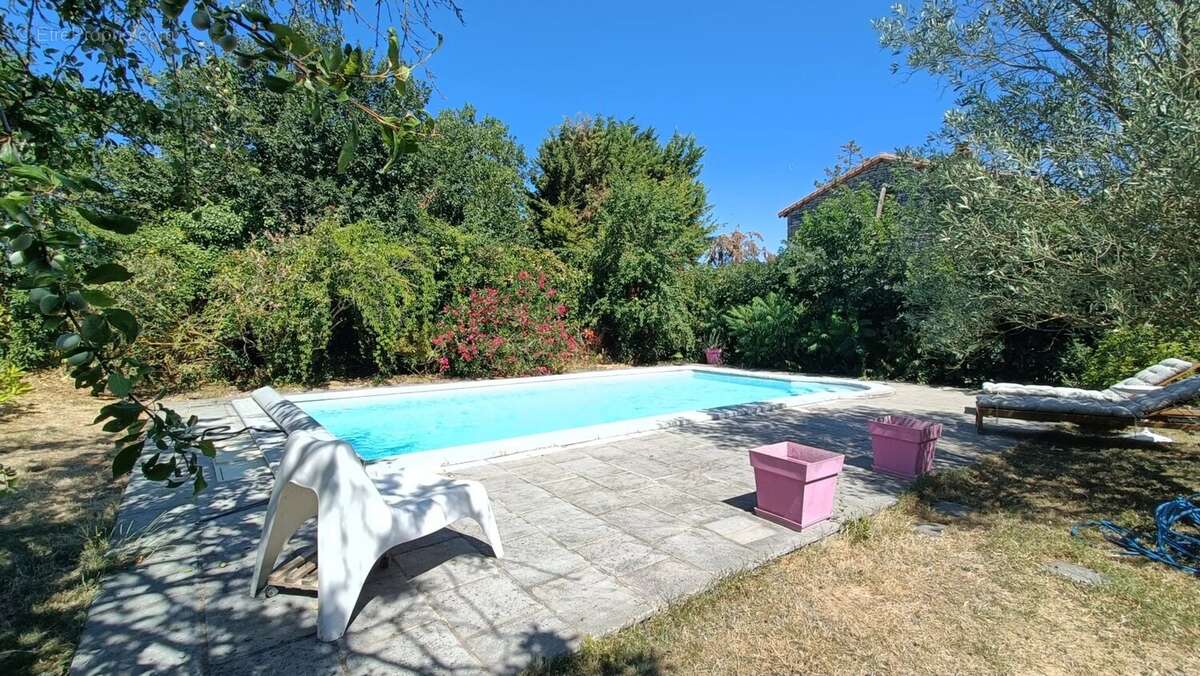 Maison 4 chambres avec piscine amberre - photo 3