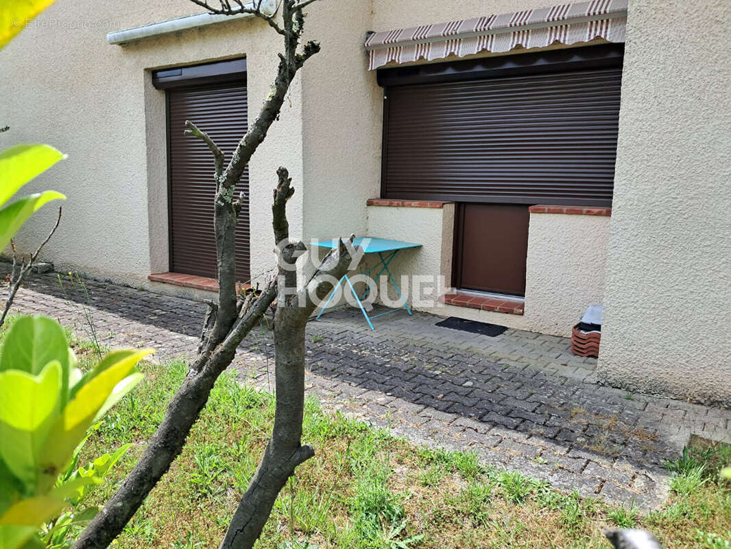 Maison T4 de plain-pied + combles aménagées sur une parcelle d'environ 499 m2 - photo 11