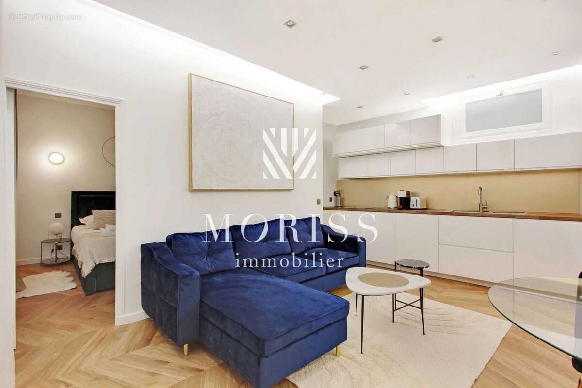 Appartement à PARIS-1E