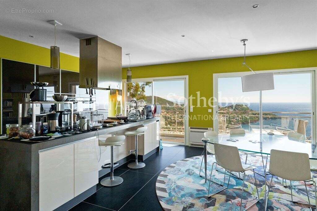 Maison à THEOULE-SUR-MER