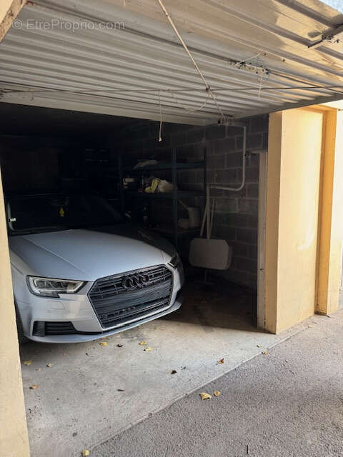 Parking à MARSEILLE-11E