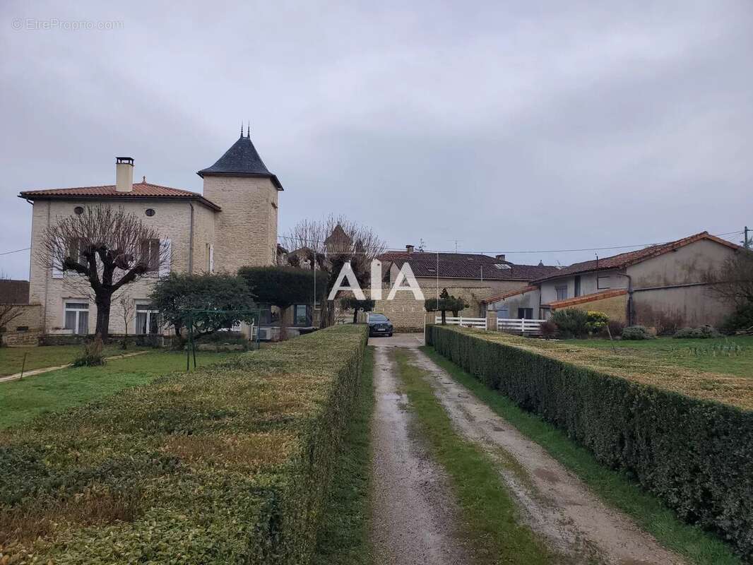 Maison à BARRO