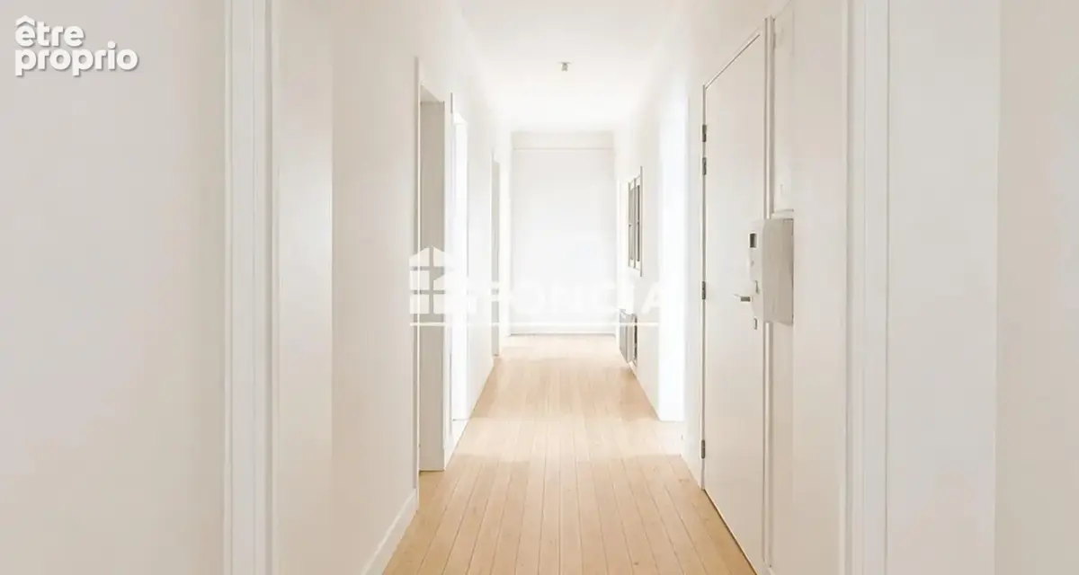  Hyper centre de Lisieux – Appartement de caractère avec ascenseur et énorme potentiel  - photo 9