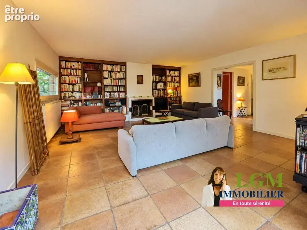 Maison 160m² - 5 chambres avec jardin et garage sur un terrain de 490m² - photo 5