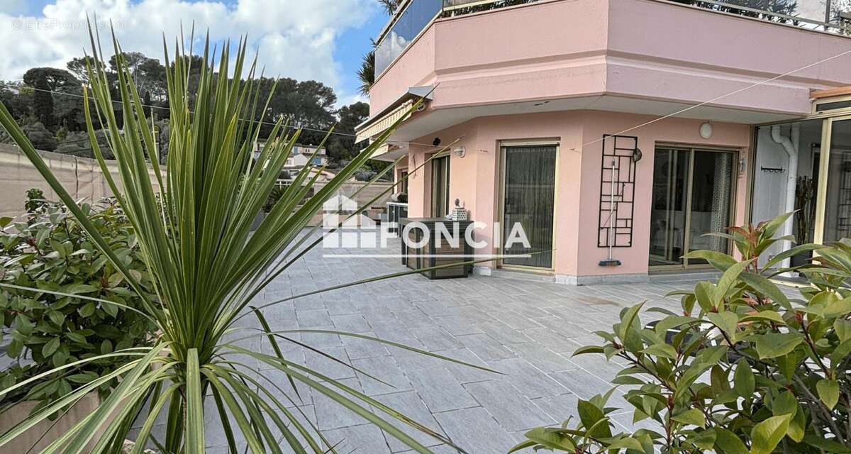 Appartement à MANDELIEU-LA-NAPOULE