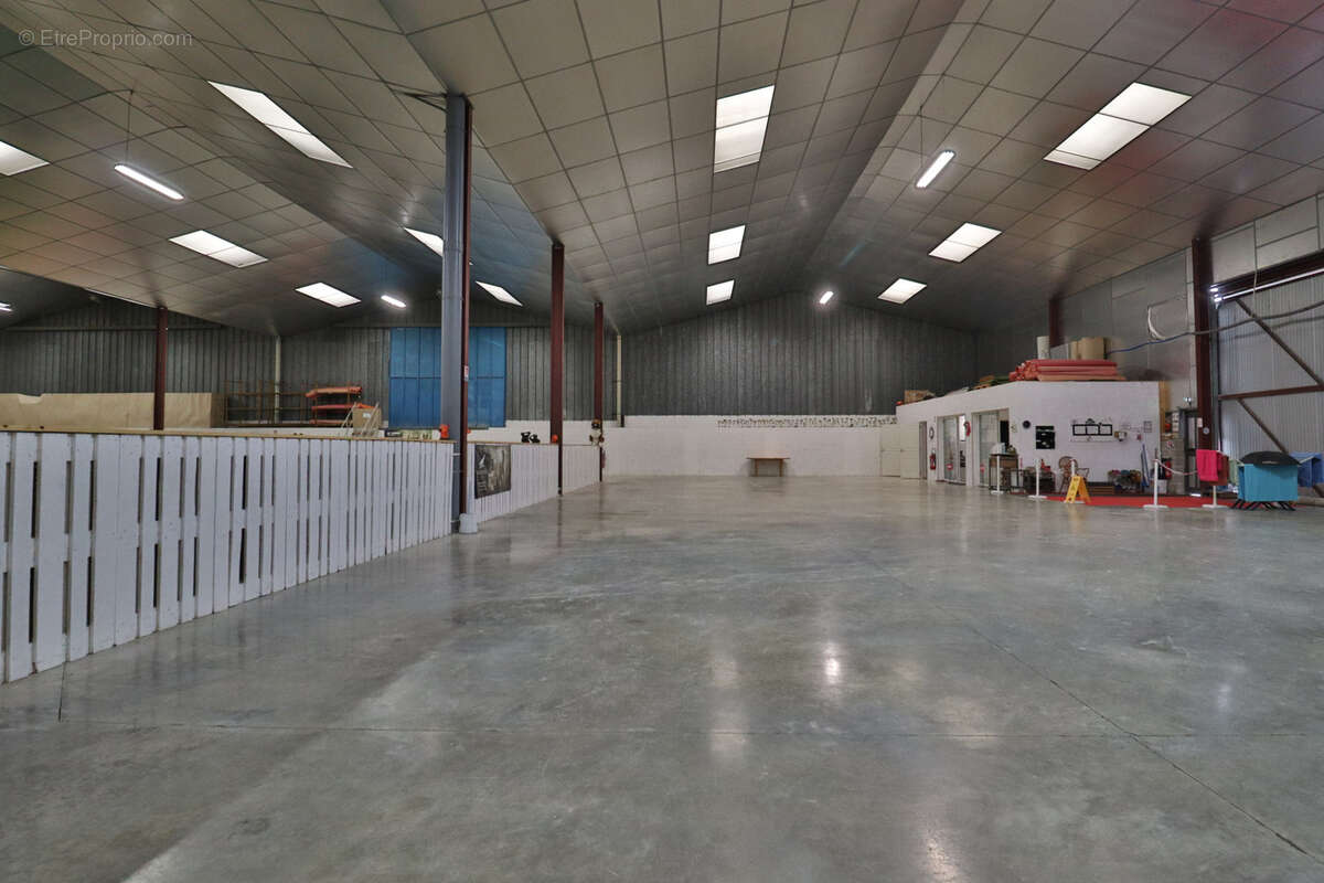 Hangar villacerf - photo 10