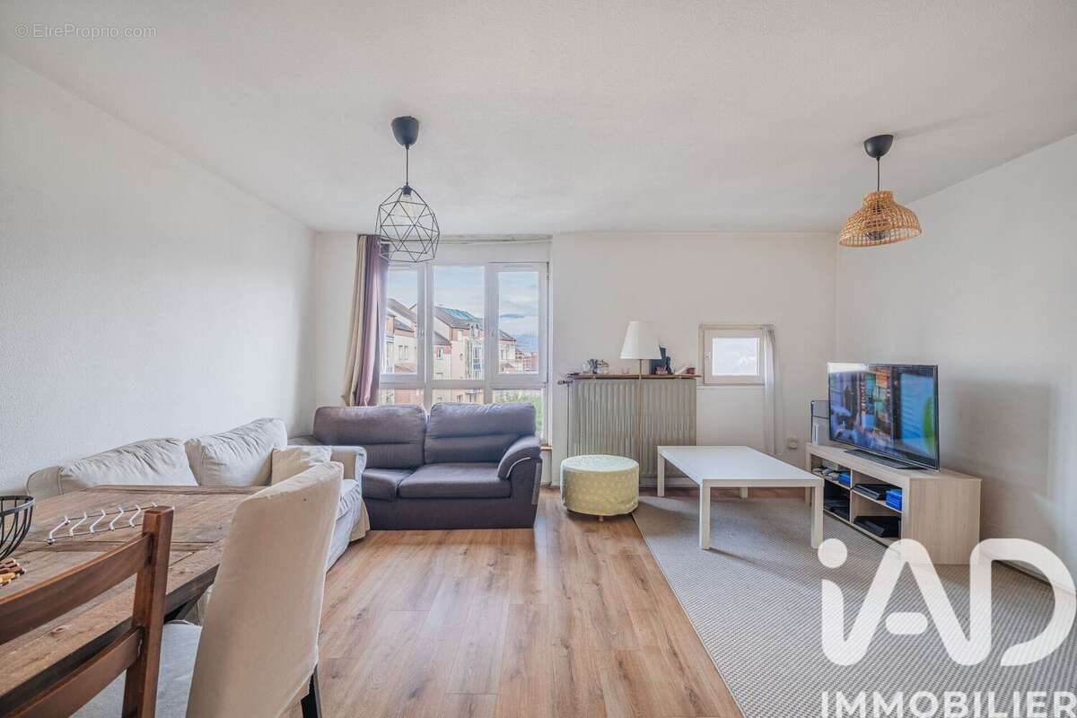 Photo 2 - Appartement à SAINT-MARTIN-D'HERES