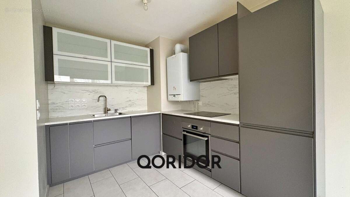 Appartement à MEYZIEU