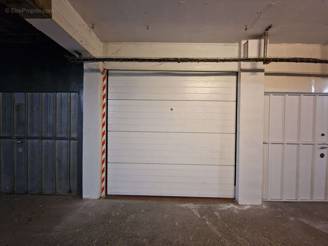 Parking à BELLEGARDE-SUR-VALSERINE