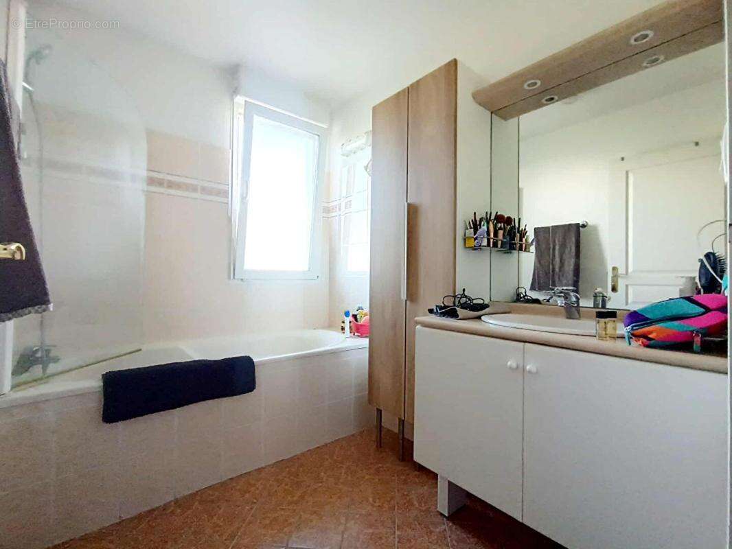 Appartement Miramas 2 pièce(s)  Terrasse ET GARAGE - photo 11