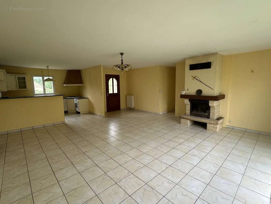 Maison à LA FERRIERE-AIROUX