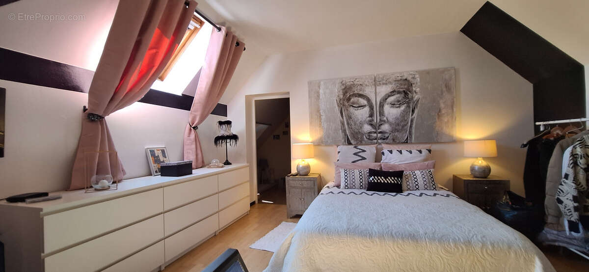 Maison 163m2 environ, 6 chambres,terrain de 1027 m2 arbore, avec sa piscine sans vis a vis. coup de coeur - photo 31