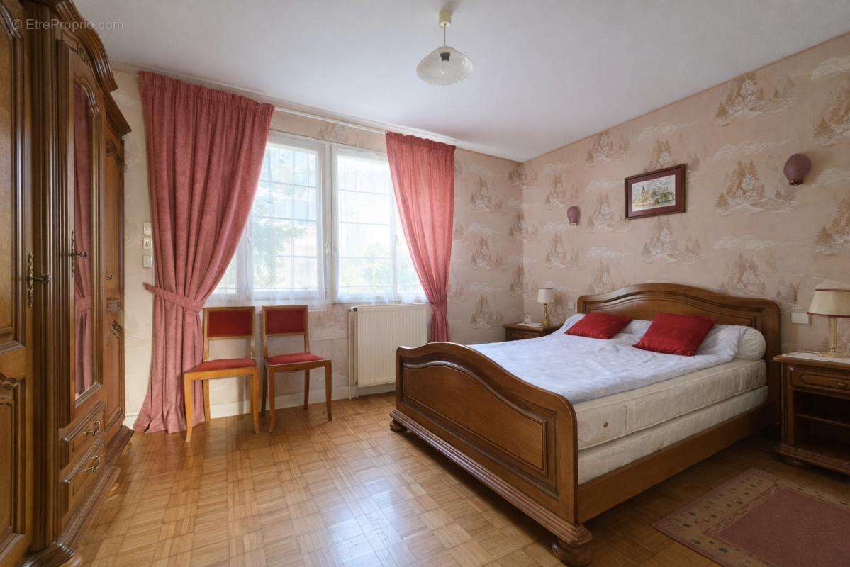 Maison à COULOMMIERS