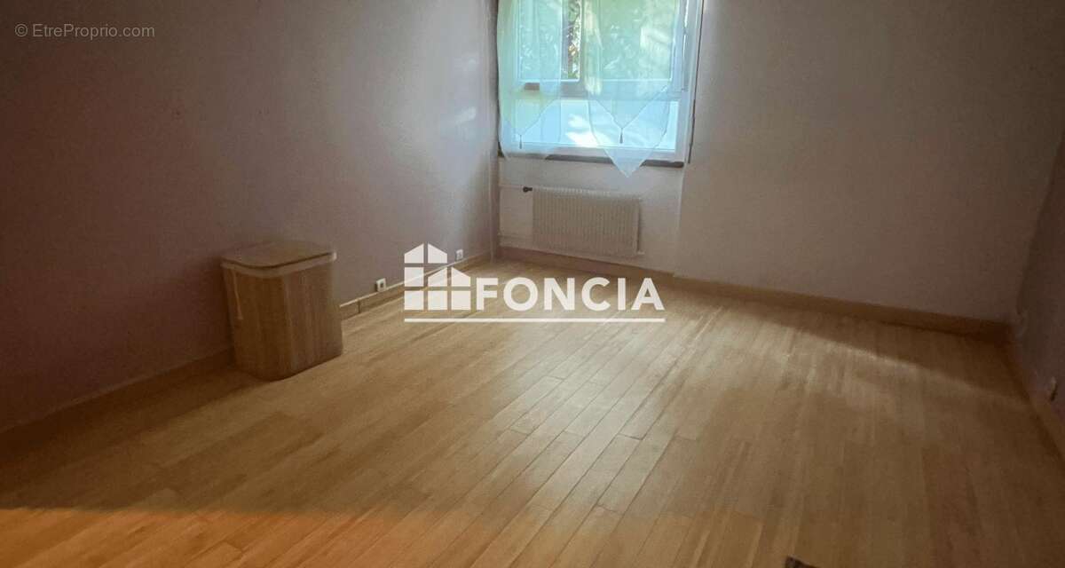 Appartement à SURVILLIERS